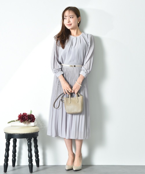 INTERPLANET（インタープラネット）の「シフォンジョーゼットプリーツスカート（スカート・レディース・ネイビー/ライトベージュ・FREE）」の4枚目の写真