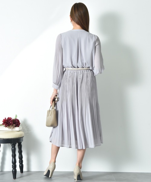 INTERPLANET（インタープラネット）の「シフォンジョーゼットプリーツスカート（スカート・レディース・ネイビー/ライトベージュ・FREE）」の6枚目の写真