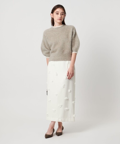 UNITED ARROWS（ユナイテッドアローズ）の「３D フラワー ロング タイトスカート（スカート・レディース・オフホワイト/ブラック・36/38）」の6枚目の写真