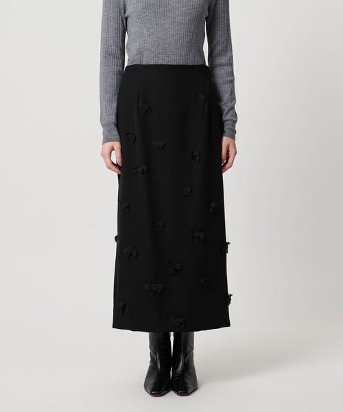 UNITED ARROWS（ユナイテッドアローズ）の「３D フラワー ロング タイトスカート（スカート・レディース・オフホワイト/ブラック・36/38）」の7枚目の写真