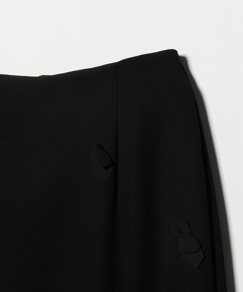 UNITED ARROWS（ユナイテッドアローズ）の「３D フラワー ロング タイトスカート（スカート・レディース・オフホワイト/ブラック・36/38）」の12枚目の写真