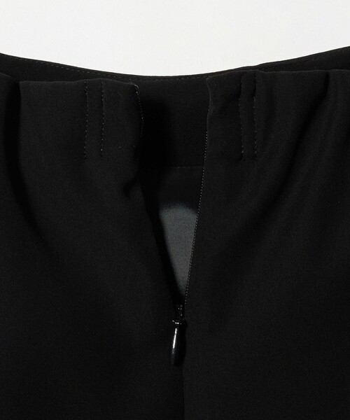 UNITED ARROWS（ユナイテッドアローズ）の「３D フラワー ロング タイトスカート（スカート・レディース・オフホワイト/ブラック・36/38）」の16枚目の写真