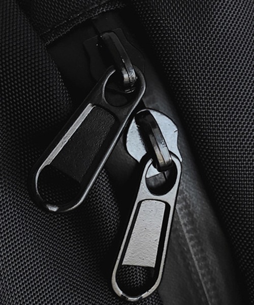 CALIFORNIA OUTFITTERS(カリフォルニア アウトフィッターズ)の「9C77 ワンショルダー ボディバッグ(ボディバッグ/ウエストポーチ・メンズ・ブラック・ONESIZE)」の2枚目の写真