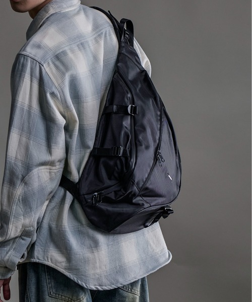 CALIFORNIA OUTFITTERS(カリフォルニア アウトフィッターズ)の「9C77 ワンショルダー ボディバッグ(ボディバッグ/ウエストポーチ・メンズ・ブラック・ONESIZE)」の14枚目の写真