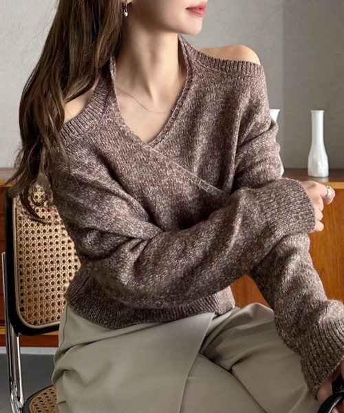 Eclat one(エクラワン)の「【Eclat one】オフショルダー風 メランジ カシュクールニット(ニット/セーター・レディース・ブラック/ブラウン/ライトグレー・FREE)」の8枚目の写真