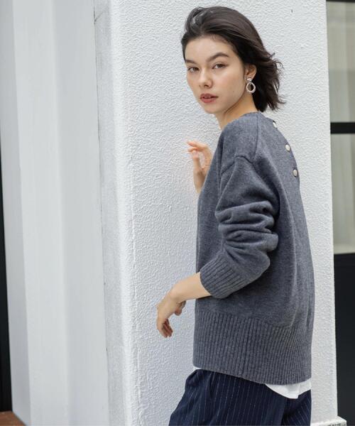 OPAQUE.CLIP（オペークドットクリップ）の「バックボタンリラクシーニット【洗濯機OK】（ニット/セーター・レディース・ブルー系その他/グリーン/キャメル/ピンク系/ブルー系5/オフホワイト/チャコールグレー/パープル系2・36/38/40/42）」の14枚目の写真