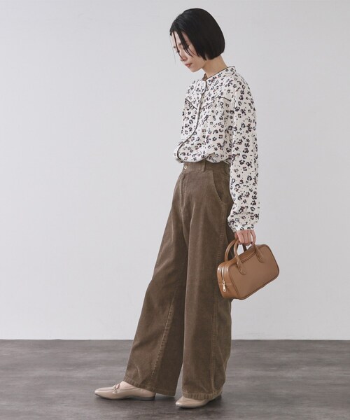 OPAQUE.CLIP(オペークドットクリップ)の「コーデュロイワイドパンツ【洗濯機OK】(その他パンツ・レディース・ブラウン系/ライトブルー/キャメル・38/40/42)」の4枚目の写真