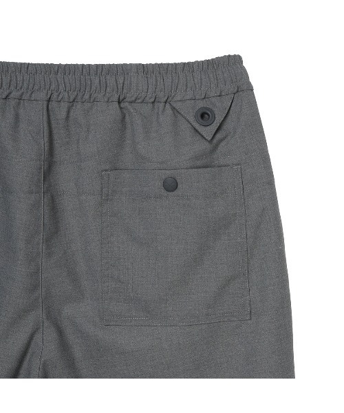 WHITE MOUNTAINEERING(ホワイトマウンテニアリング)の「【White Mountaineering / ホワイトマウンテニアリング】STRETCH EASY TAPERED PANTS(スラックス・メンズ・ブラック/グレー・0/1/2)」の5枚目の写真
