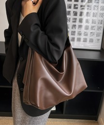 フェイクレザー大容量ショルダーバッグ/通勤通学/A4サイズ対応