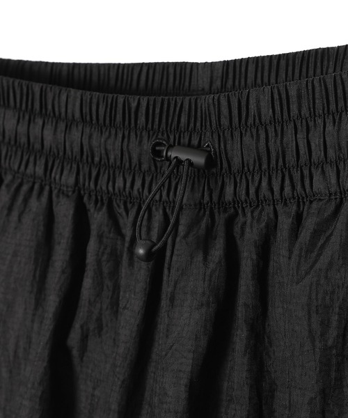 PUMA(プーマ)の「PUMA X ROSE T7 Relaxed Track Pants WV 633796-01(その他パンツ・レディース・ブラック・LARGE/MEDIUM/SMALL)」の2枚目の写真