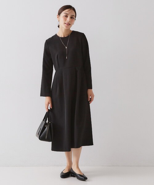 OPAQUE.CLIP(オペークドットクリップ)の「≪通勤・セレモニー対応≫フィットアンドフレアワンピースダブルクロス【洗濯機OK】(ワンピース・レディース・ブラック/ネイビー・42/40/38/36)」の4枚目の写真