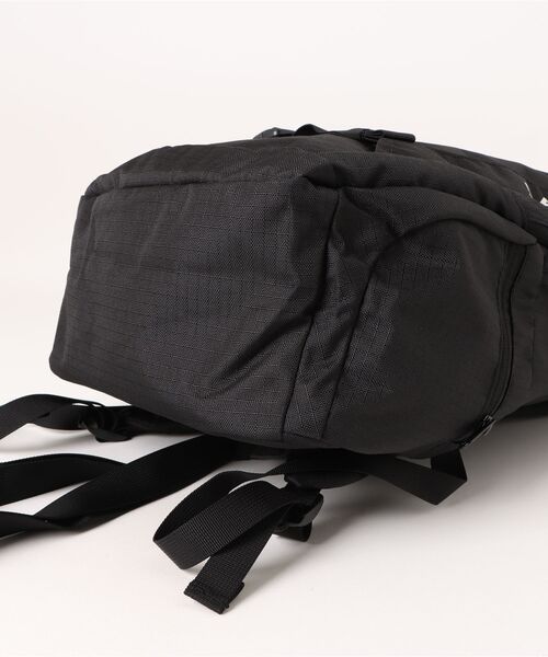 DAKINE（ダカイン）の「DAKINE MISSION BACKPACK 25L バックパック/リュック 【25-26SNOWモデル】/ダカインスキースノーボードギア(バックパック・リュックサック)（バックパック/リュック・メンズ・ブラック/グレー・FREE）」の6枚目の写真