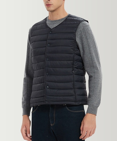 Cloudstyle（クラウドスタイル）の「【Cloudstyle】Vネック ダウンベスト（ベスト・メンズ・グレー/ブラック系その他/ブラック/グレー系その他/ブラック系その他2/ブルー系その他2/ワインレッド/ネイビー/ブルー系その他・LARGE/X-LARGE/XX-LARGE/SMALL/MEDIUM）」の3枚目の写真