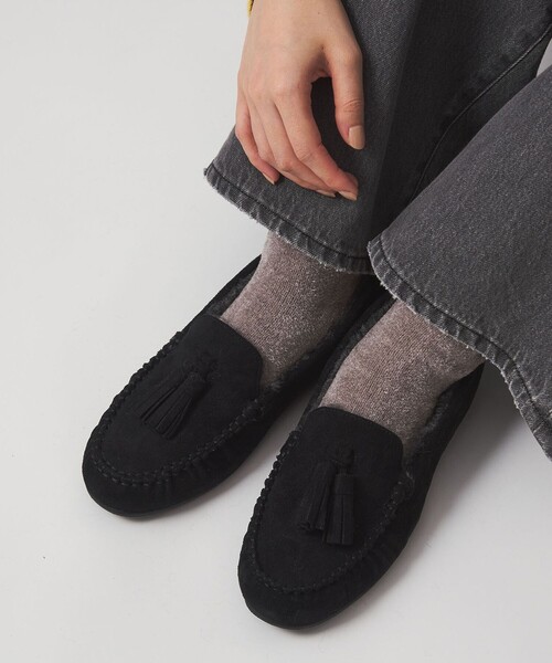 green label relaxing(グリーンレーベルリラクシング)の「【WEB限定】ウォームタッセル モカシン 撥水(モカシン/デッキシューズ・レディース・ブラック/その他1・25cm/24cm/23.5cm/24.5cm/23cm)」の2枚目の写真