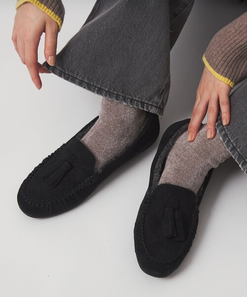 green label relaxing(グリーンレーベルリラクシング)の「【WEB限定】ウォームタッセル モカシン 撥水(モカシン/デッキシューズ・レディース・ブラック/その他1・25cm/24cm/23.5cm/24.5cm/23cm)」の3枚目の写真