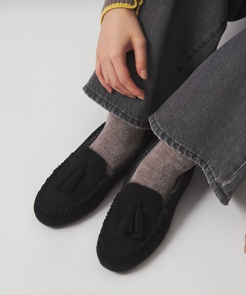 green label relaxing(グリーンレーベルリラクシング)の「【WEB限定】ウォームタッセル モカシン 撥水(モカシン/デッキシューズ・レディース・ブラック/その他1・25cm/24cm/23.5cm/24.5cm/23cm)」の4枚目の写真