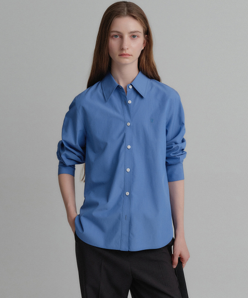 LOOKAST(ルックキャスト)の「ルミベーシックシャツ_ブルー / LUMI BASIC SHIRTS_BLUE(シャツ/ブラウス・レディース・ブルー・SMALL/MEDIUM)」の1枚目の写真
