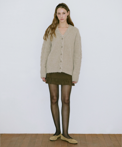 SINOON(シヌーン)の「Hairy Fisher Cardigan (Light Khaki)(カーディガン/ボレロ・レディース・オリーブ・FREE)」の2枚目の写真