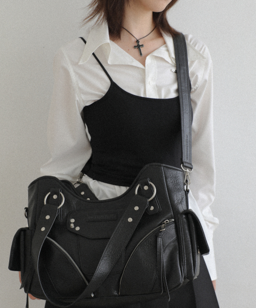 セール】Studded Leather Shoulder Bag (Black)（ショルダーバッグ