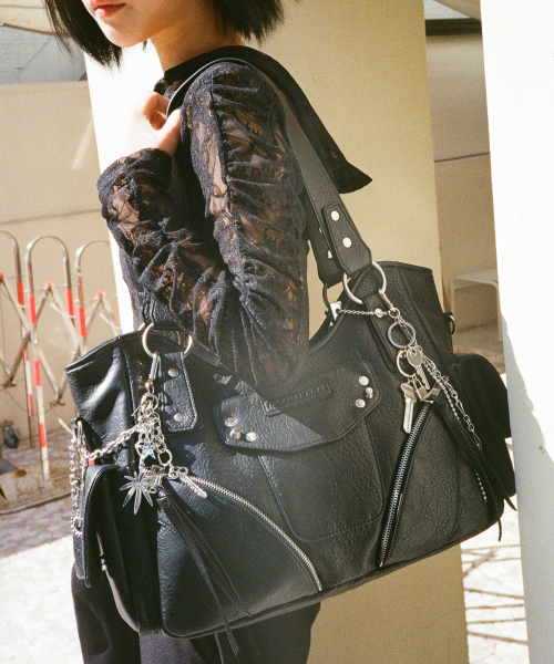 セール】Studded Leather Shoulder Bag (Black)（ショルダーバッグ