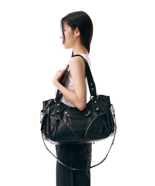 セール】Studded Leather Shoulder Bag (Black)（ショルダーバッグ
