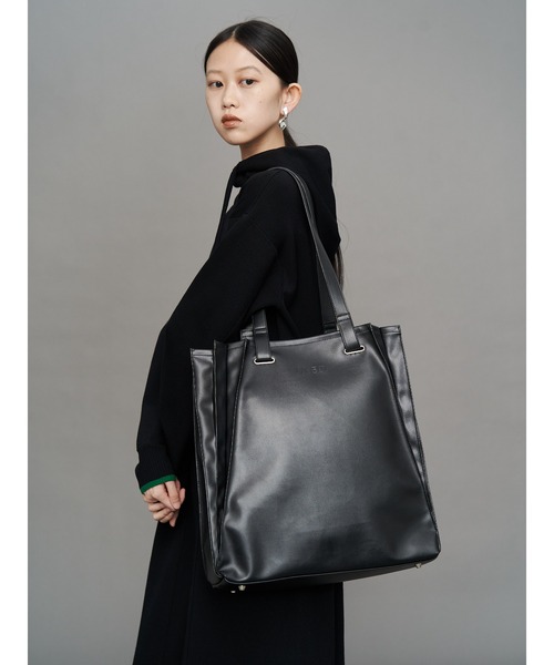 ZOZO限定】FAKE LEATHER ORIGAMI PLEATS TOTE / フェイクレザー