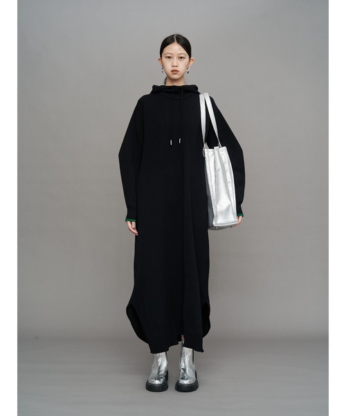 UN3D.（アンスリード）の「【ZOZO限定】FAKE LEATHER ORIGAMI PLEATS TOTE / フェイクレザーオリガミプリーツトート（トートバッグ・レディース・ブラック/シルバー・FREE）」の14枚目の写真