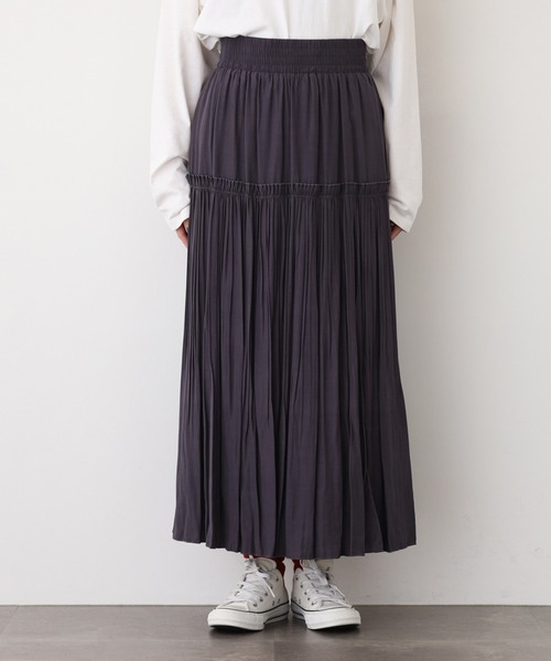 EGLANTINE(エグランティーヌ)の「EGLANTINE プリーツスカート(スカート・レディース・カーキ/ブラック/オレンジ/ダークグレー・40)」の21枚目の写真