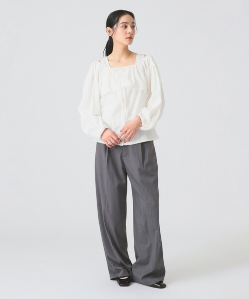 Ray BEAMS（レイビームス）の「ヨーク レイヤー オフショルダー ブラウス（シャツ/ブラウス・レディース・ホワイト/ブラック・ONE SIZE）」の3枚目の写真