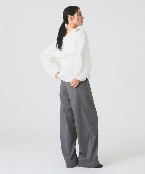 Ray BEAMS（レイビームス）の「ヨーク レイヤー オフショルダー ブラウス（シャツ/ブラウス・レディース・ホワイト/ブラック・ONE SIZE）」の5枚目の写真