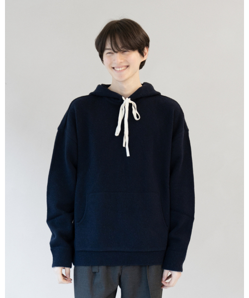 ASTLAY（アストレイ）の「Lambswool Hood Sweater (Navy/Cream)（パーカー・メンズ・その他・3/2）」の16枚目の写真