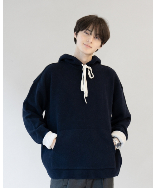 ASTLAY（アストレイ）の「Lambswool Hood Sweater (Navy/Cream)（パーカー・メンズ・その他・3/2）」の2枚目の写真