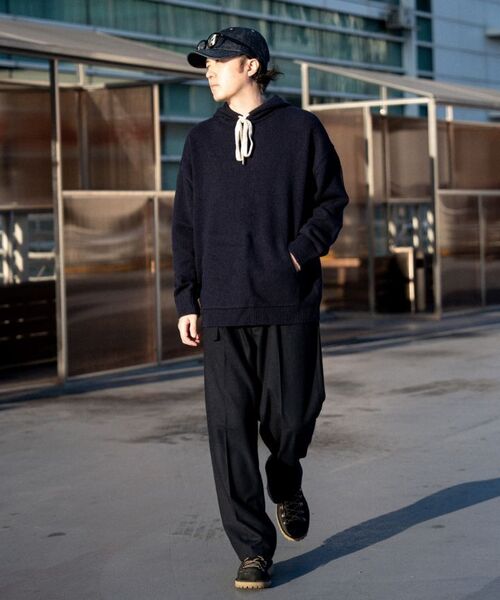 ASTLAY（アストレイ）の「Lambswool Hood Sweater (Navy/Cream)（パーカー・メンズ・その他・3/2）」の3枚目の写真