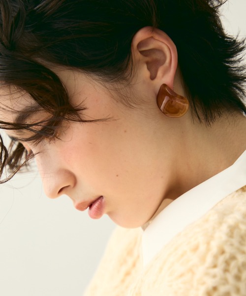 Trish（トリッシュ）の「ウェーブレジンピアス（ピアス（両耳用）・レディース・ブラウン/アイボリー・FREE）」の14枚目の写真