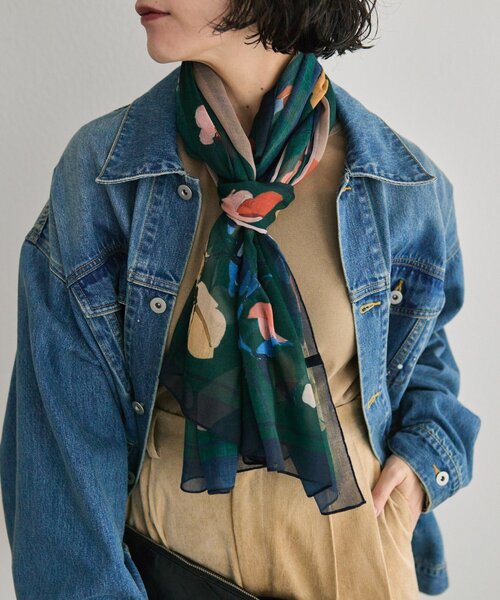 ear PAPILLONNER(イアパピヨネ)の「フラワーアーチストール(ストール/ショール・レディース・ダークグリーン/ライトグレー・FREE)」の1枚目の写真