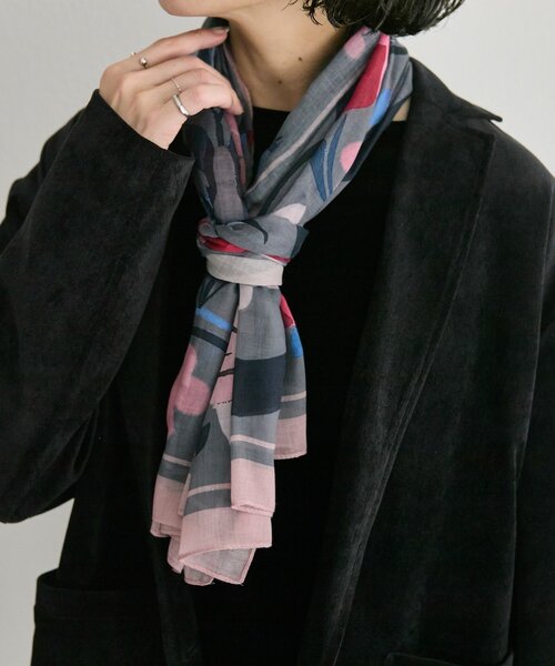 ear PAPILLONNER(イアパピヨネ)の「フラワーアーチストール(ストール/ショール・レディース・ダークグリーン/ライトグレー・FREE)」の15枚目の写真