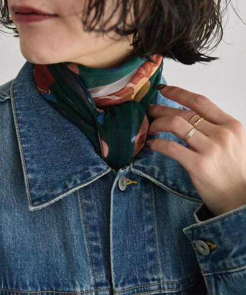 ear PAPILLONNER(イアパピヨネ)の「フラワーアーチストール(ストール/ショール・レディース・ダークグリーン/ライトグレー・FREE)」の6枚目の写真