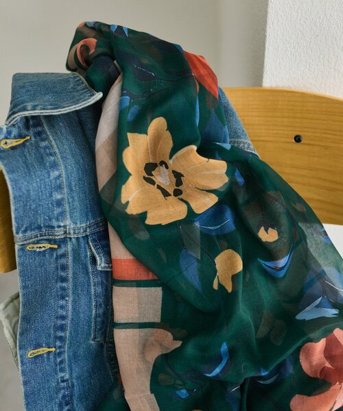 ear PAPILLONNER(イアパピヨネ)の「フラワーアーチストール(ストール/ショール・レディース・ダークグリーン/ライトグレー・FREE)」の11枚目の写真