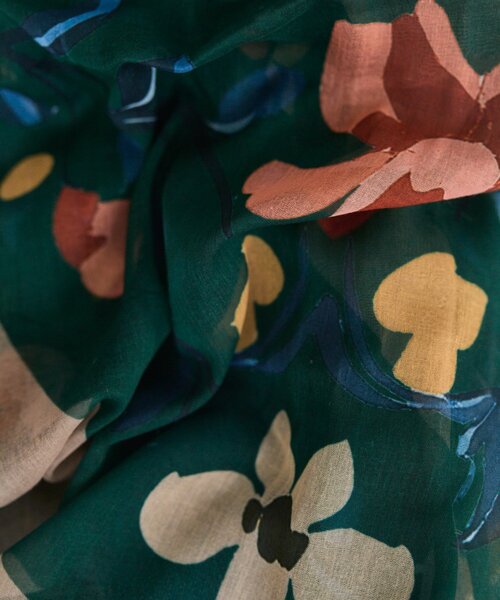 ear PAPILLONNER(イアパピヨネ)の「フラワーアーチストール(ストール/ショール・レディース・ダークグリーン/ライトグレー・FREE)」の13枚目の写真