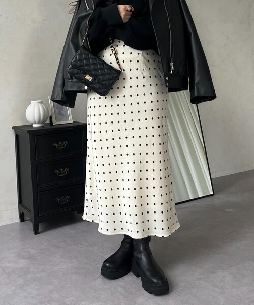 prose verse（プロズヴェール）の「サテンドットバイアススカート（スカート・レディース・ブラック/アイボリー・MEDIUM/LARGE）」の20枚目の写真