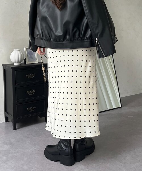 prose verse（プロズヴェール）の「サテンドットバイアススカート（スカート・レディース・ブラック/アイボリー・MEDIUM/LARGE）」の22枚目の写真