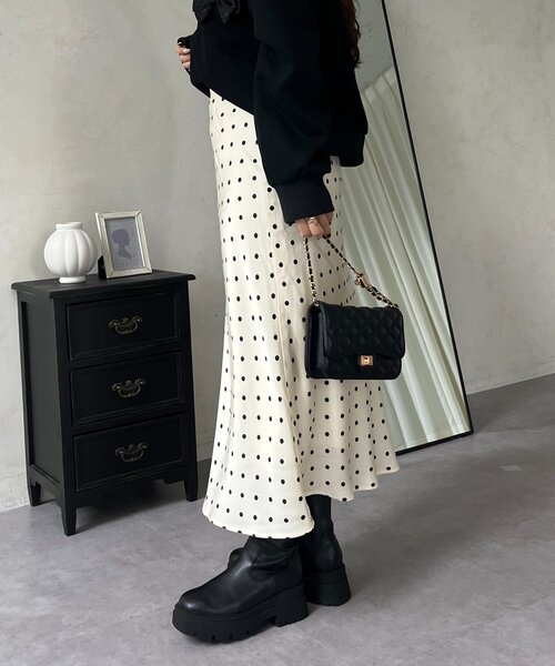 prose verse（プロズヴェール）の「サテンドットバイアススカート（スカート・レディース・ブラック/アイボリー・MEDIUM/LARGE）」の5枚目の写真
