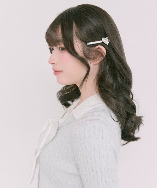 OLIVE des OLIVE（オリーブデオリーブ）の「ロゴハートピン（ネックレス・レディース・シルバー・FREE）」の9枚目の写真