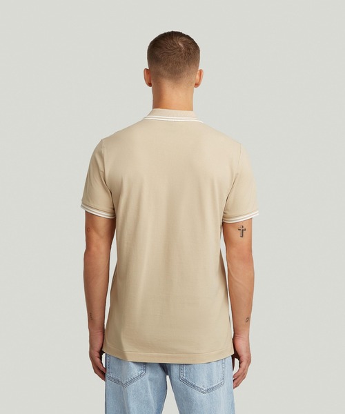 G-STAR(ジースター)の「DUNDA SLIM STRIPE POLO/ベーシックデザインワンポイントロゴポロシャツ(ポロシャツ・メンズ・ナチュラル・X-LARGE/LARGE/MEDIUM/SMALL/X-SMALL)」の3枚目の写真