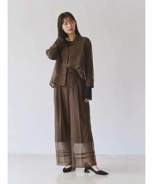 TONAL(トーナル)の「シアー開衿シャツ(シャツ/ブラウス・レディース・ブルー/ブラウン/ブラック・MEDIUM)」の7枚目の写真