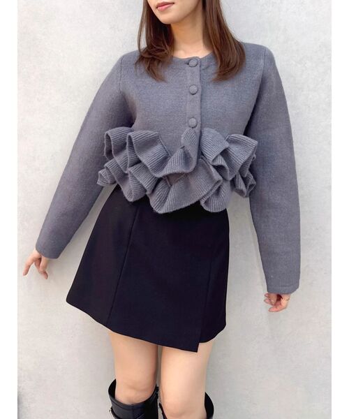 dazzlin（ダズリン）の「ヘムフリルニットジャケット（ノーカラージャケット・レディース・チャコールグレー/ブルー/アイボリー・FREE）」の15枚目の写真