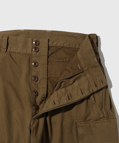 ADAM ET ROPE'（アダムエロペ）の「ヴィンテージライク M47 カーゴパンツ（カーゴパンツ・メンズ・ブラック/オリーブ/オフホワイト・L/M）」の6枚目の写真