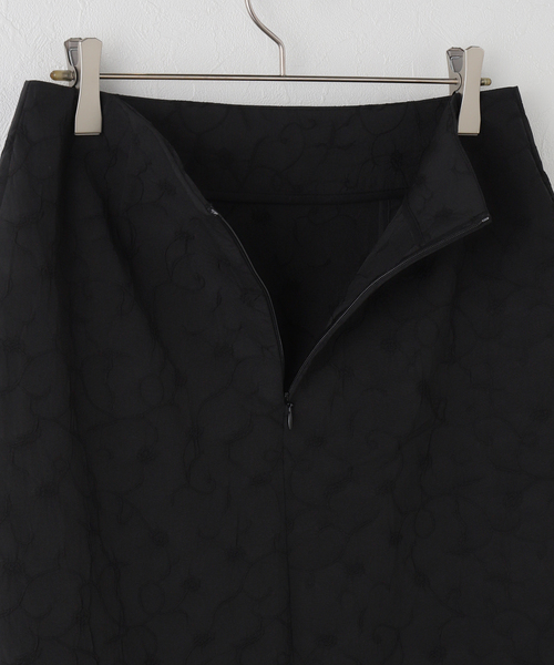 U by SPICK&SPAN（ユーバイスピックアンドスパン）の「【OURSAALTY / アワソルティ】Vine Forest Long SK（スカート・レディース・ブラック・SMALL）」の5枚目の写真