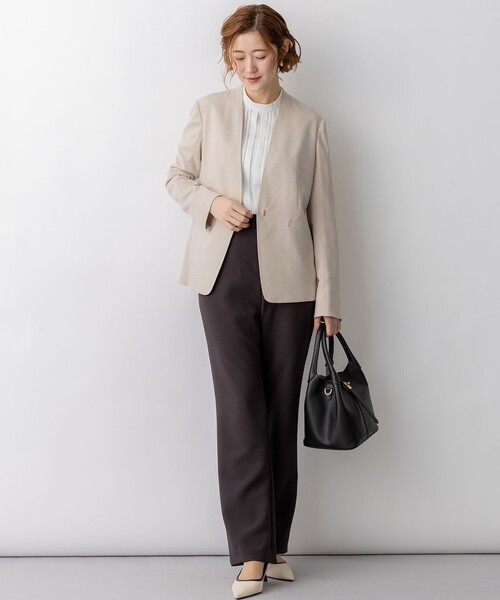 23区 S(ニジュウサンクチイサイサイズ)の「バックサテンアムンゼン フロントタックブラウス(シャツ/ブラウス・レディース・ホワイト系/ベージュ系/スカイブルー系・32)」の8枚目の写真