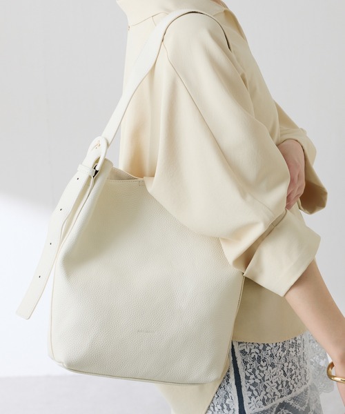 PAPILLONNER（パピヨネ）の「PAPILLONNER/レザーワンハンドルバッグ（ショルダーバッグ・レディース・オフホワイト/ブラック・FREE）」の20枚目の写真